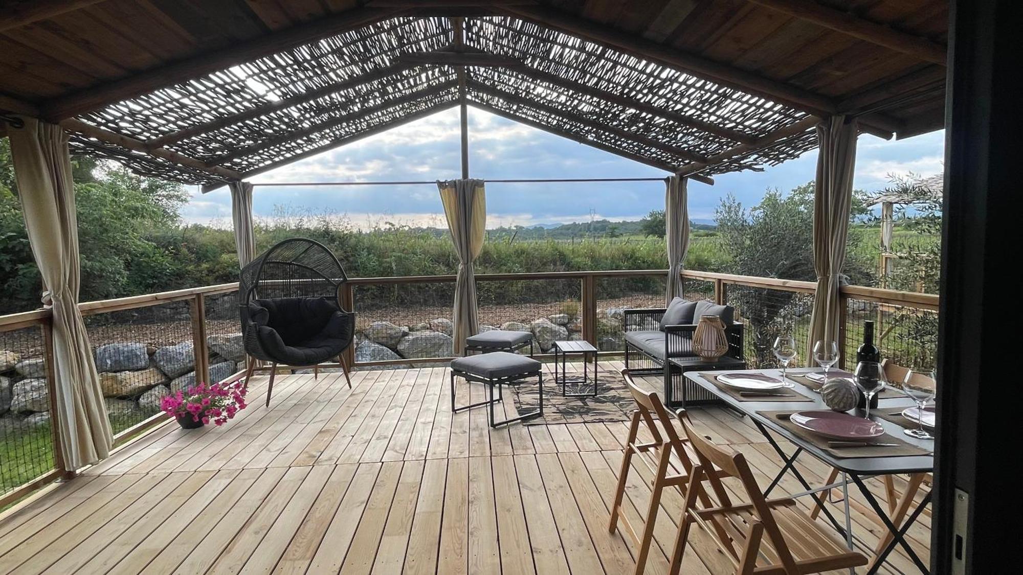 Lodge Dans Les Vignes Domaine Terre Des Mages